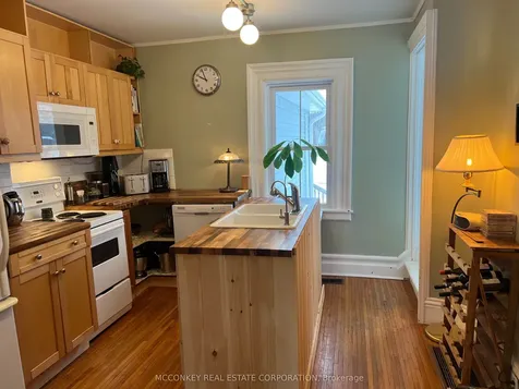 28 Queen Street Asphodel-norwood ON K0L 2V0