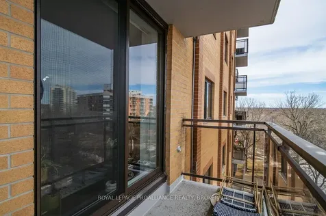 120 Barrett Court Kingston ON K7L 5H6