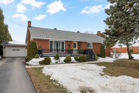 94 Oak Street W Laurentian Valley ON K8A 7R3