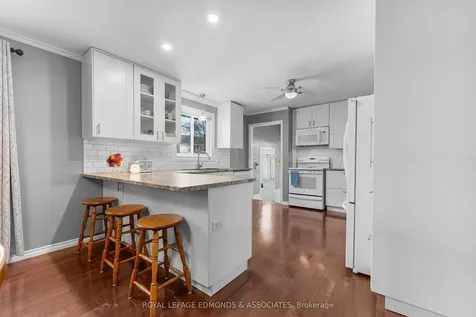94 Oak Street W Laurentian Valley ON K8A 7R3