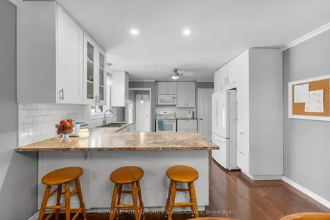 94 Oak Street W Laurentian Valley ON K8A 7R3