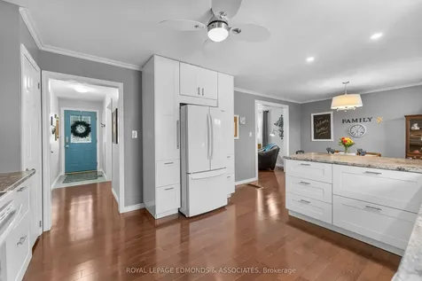 94 Oak Street W Laurentian Valley ON K8A 7R3