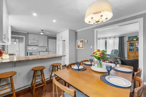94 Oak Street W Laurentian Valley ON K8A 7R3