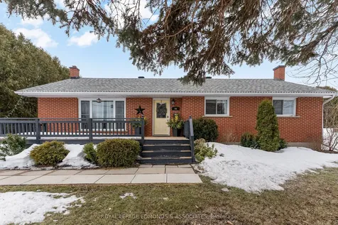 94 Oak Street W Laurentian Valley ON K8A 7R3