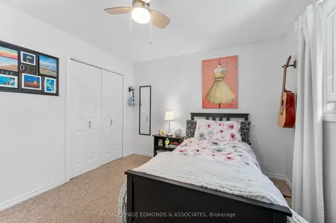 94 Oak Street W Laurentian Valley ON K8A 7R3