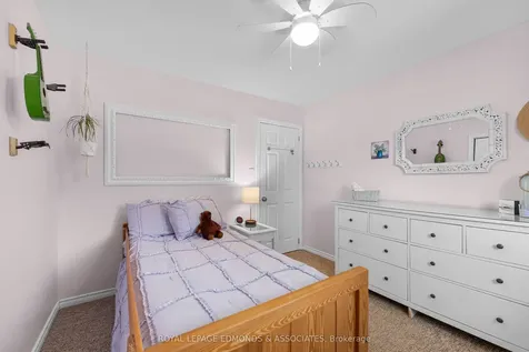 94 Oak Street W Laurentian Valley ON K8A 7R3