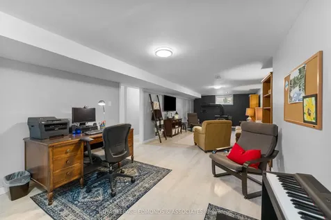 94 Oak Street W Laurentian Valley ON K8A 7R3
