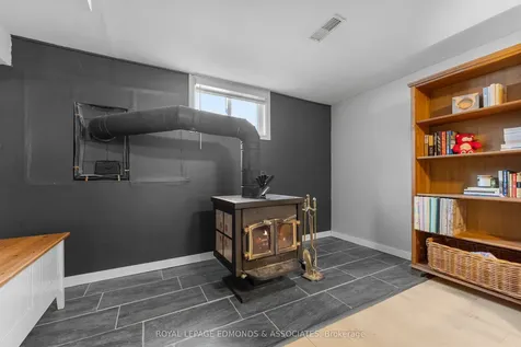 94 Oak Street W Laurentian Valley ON K8A 7R3