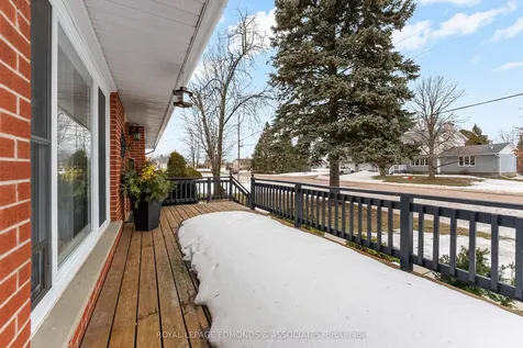 94 Oak Street W Laurentian Valley ON K8A 7R3