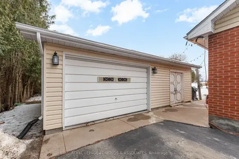 94 Oak Street W Laurentian Valley ON K8A 7R3