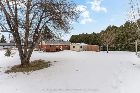 94 Oak Street W Laurentian Valley ON K8A 7R3