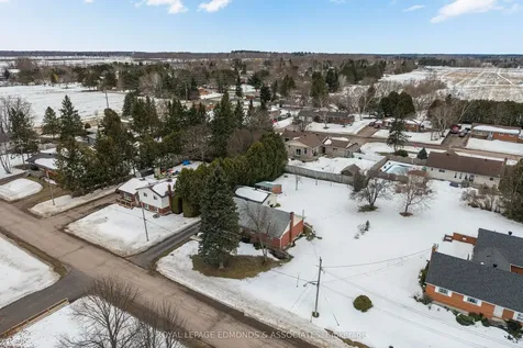 94 Oak Street W Laurentian Valley ON K8A 7R3
