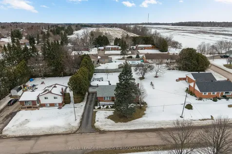 94 Oak Street W Laurentian Valley ON K8A 7R3