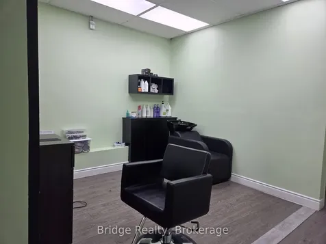 635 Greenhill Avenue Hamilton ON L8K 5W8