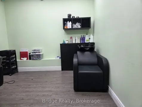 635 Greenhill Avenue Hamilton ON L8K 5W8