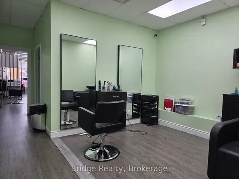 635 Greenhill Avenue Hamilton ON L8K 5W8