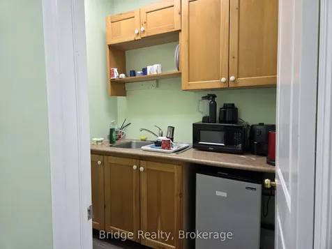 635 Greenhill Avenue Hamilton ON L8K 5W8