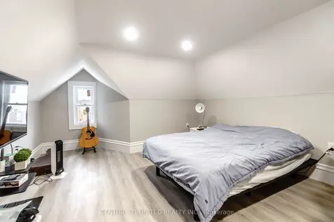 218 Park Street N Peterborough ON K9J 3P8
