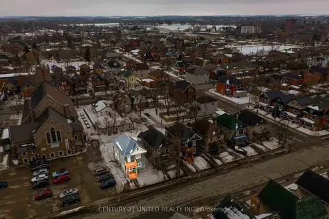 218 Park Street N Peterborough ON K9J 3P8