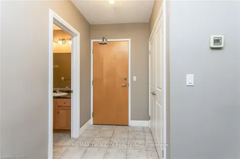 165 Duke Street E Waterloo ON N2H 6T8