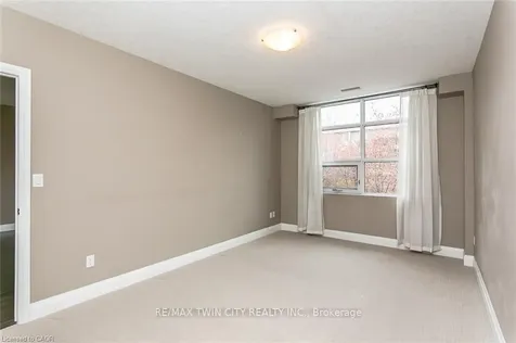 165 Duke Street E Waterloo ON N2H 6T8