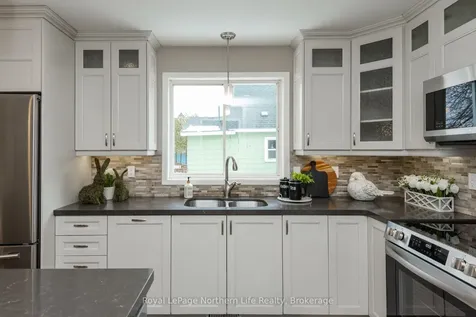 30 Gladstone Avenue North Bay ON P1A 2L3