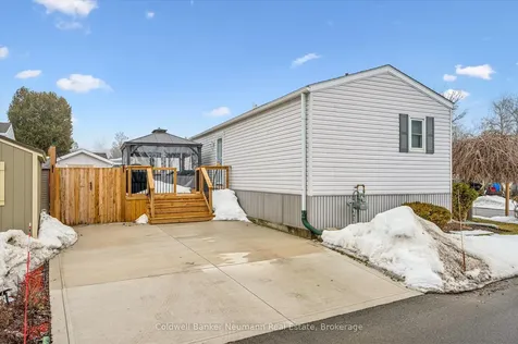 15 Elm Street Puslinch ON N0B 2J0