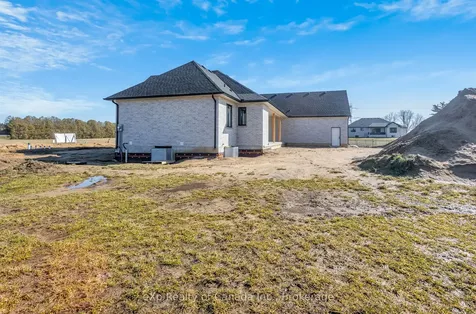 65 Meadowlands Drive Norwich ON N0J 1R0