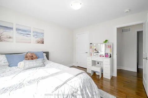 20 Mccrae Crescent Kawartha Lakes ON K0M 2T0