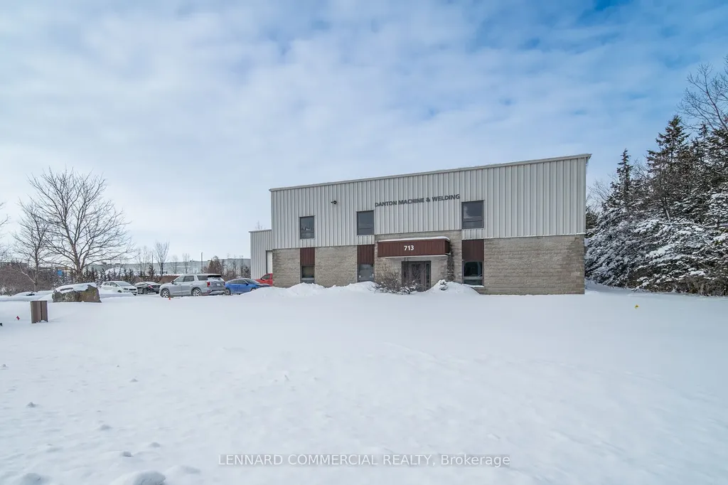 713 Fortune Crescent Kingston ON K7P 2T4