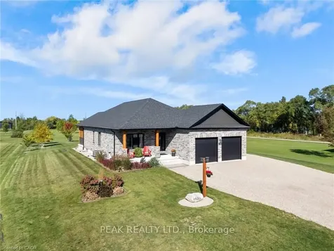 33 Wellington Street S Ashfield-colborne-wawanosh ON N7A 3X9