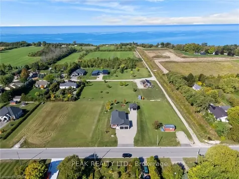 33 Wellington Street S Ashfield-colborne-wawanosh ON N7A 3X9