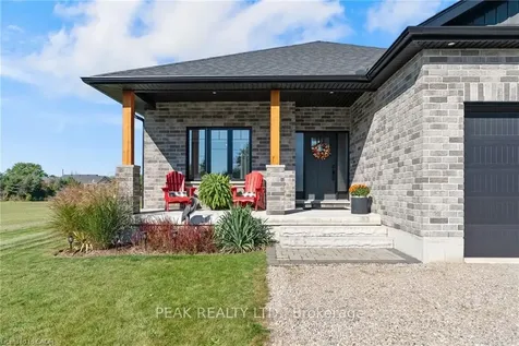 33 Wellington Street S Ashfield-colborne-wawanosh ON N7A 3X9