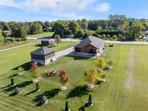 33 Wellington Street S Ashfield-colborne-wawanosh ON N7A 3X9