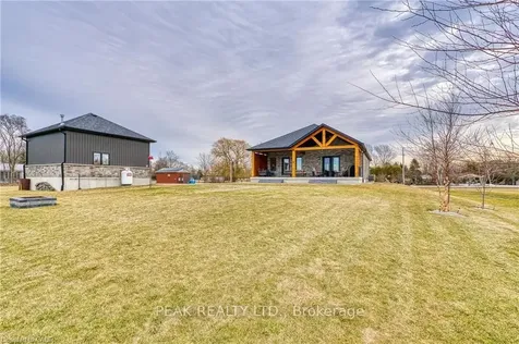 33 Wellington Street S Ashfield-colborne-wawanosh ON N7A 3X9