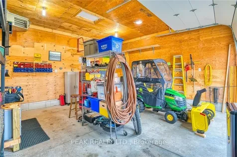 33 Wellington Street S Ashfield-colborne-wawanosh ON N7A 3X9