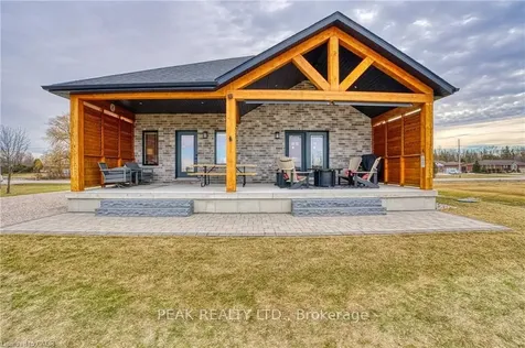 33 Wellington Street S Ashfield-colborne-wawanosh ON N7A 3X9
