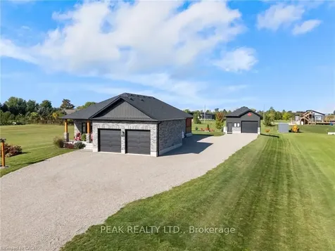 33 Wellington Street S Ashfield-colborne-wawanosh ON N7A 3X9