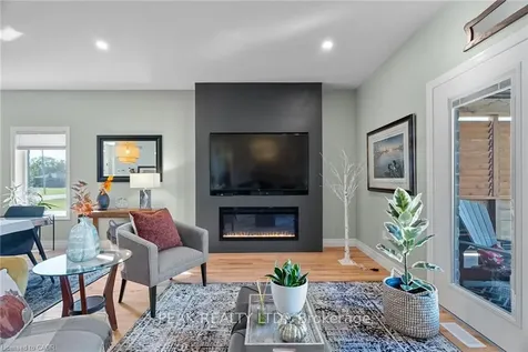 33 Wellington Street S Ashfield-colborne-wawanosh ON N7A 3X9