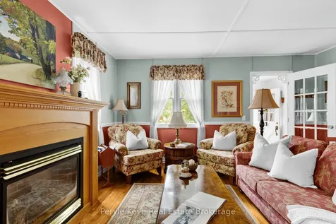 136 Deer Lake Road Huntsville ON P0B 1L0