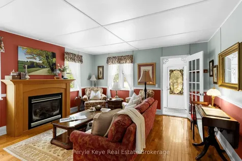 136 Deer Lake Road Huntsville ON P0B 1L0