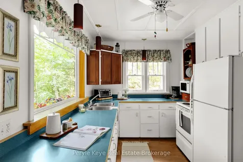 136 Deer Lake Road Huntsville ON P0B 1L0