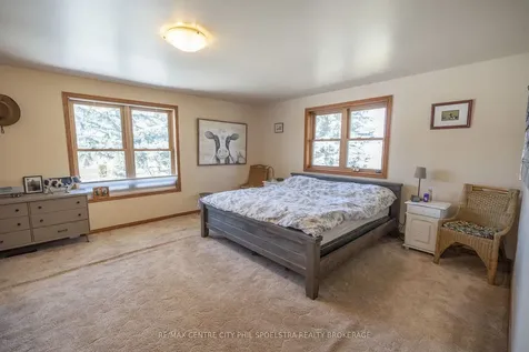 5029 Falconbridge Drive Southwest Middlesex ON N0L 1A0