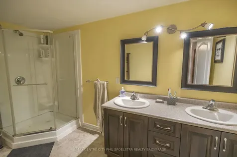 5029 Falconbridge Drive Southwest Middlesex ON N0L 1A0