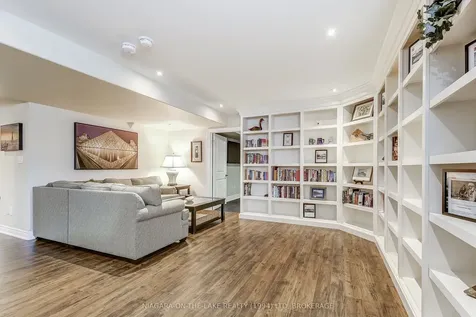 12 Stoneridge Crescent Niagara-on-the-lake ON L0S 1J1