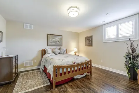 12 Stoneridge Crescent Niagara-on-the-lake ON L0S 1J1
