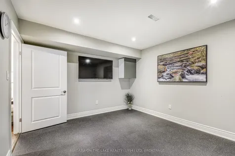 12 Stoneridge Crescent Niagara-on-the-lake ON L0S 1J1