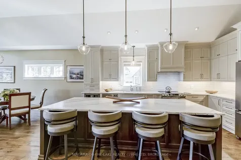 12 Stoneridge Crescent Niagara-on-the-lake ON L0S 1J1