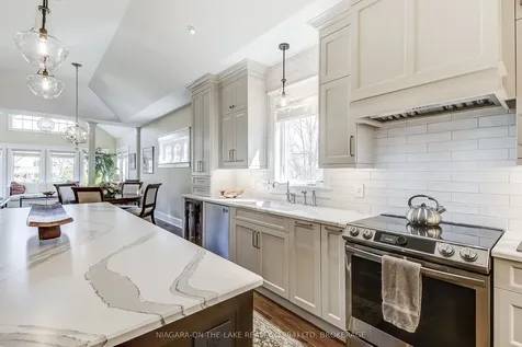 12 Stoneridge Crescent Niagara-on-the-lake ON L0S 1J1