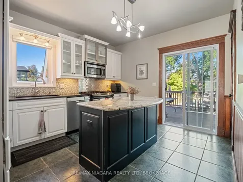18 Emerick Avenue Fort Erie ON L2A 2W3